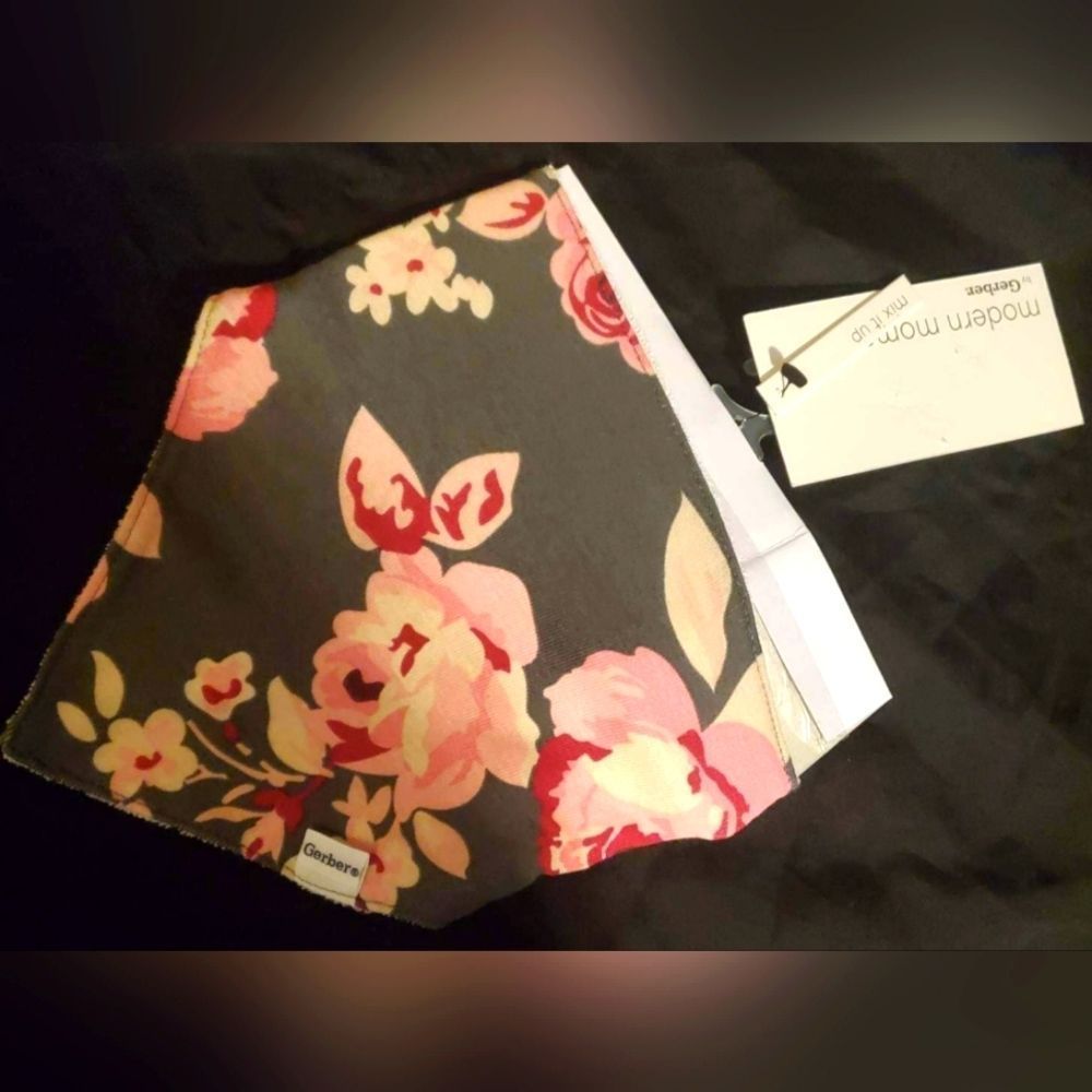 Pink & gray flower onesie set with has a NWT - Picture 5 of 6